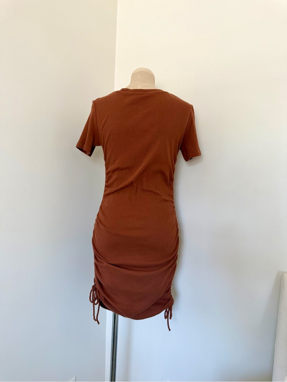 Zara Rust Brown Short Sleeve Ruched Mini Dress - Picture 2 of 3